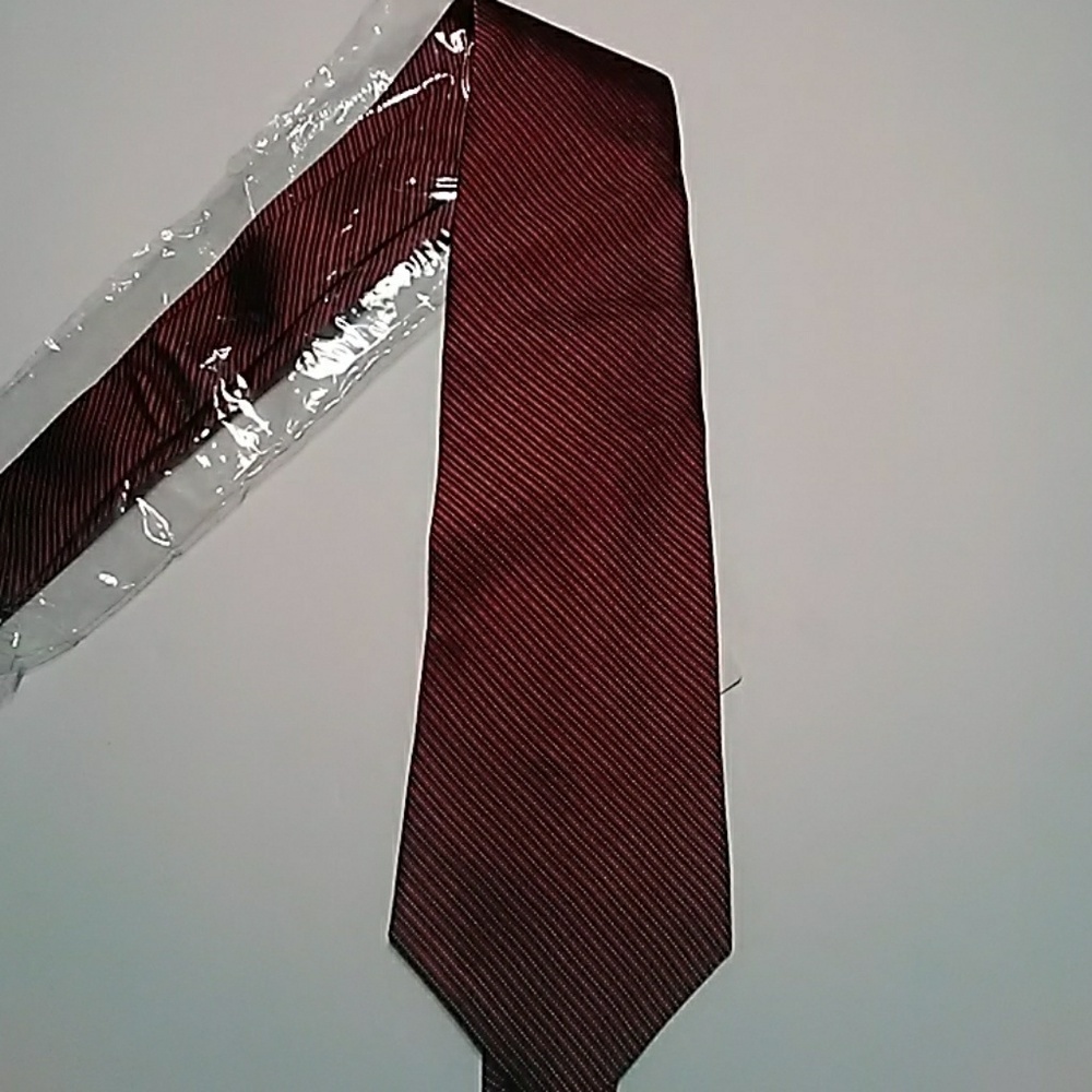 NWT Men's JoS A. Bank Tie